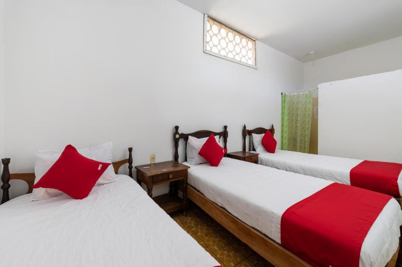 Oyo Hotel Las Palmas Cuyutlan Manzanillo Buitenkant foto